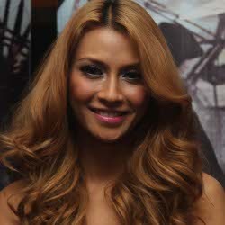 Dalami Peran, Uli Auliani Belajar Tari Jaipong