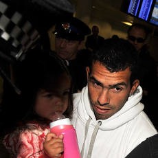 Tevez Sudah Ada di Manchester Lagi