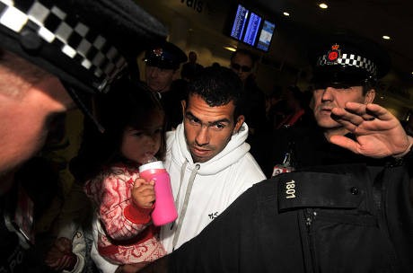 Tevez Sudah Ada di Manchester Lagi