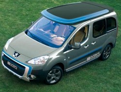 Peugeot Ungkap Pesaing Nissan Evalia