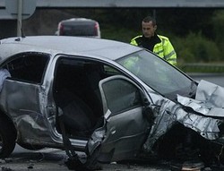 Remaja Tewas Ketika Memotret Speedometer Sambil Ngebut