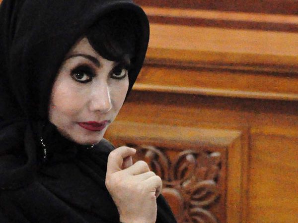 Malinda Dee Dituntut 13 Tahun Penjara