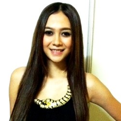 Aura Kasih Ingin Mulus dari Atas Sampai Bawah