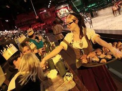 Upah Rendah Pegawai Restoran Wanita Merupakan Pelecehan