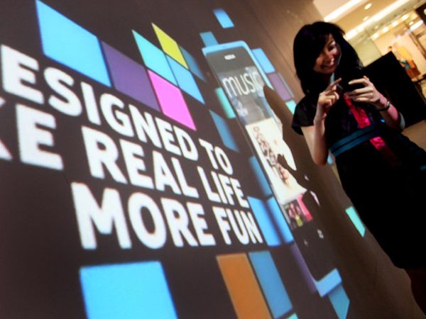 Smartphone Nokia Windows Mulai Dipasarkan