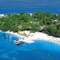 9 Pasangan Jalani Nikah Massal Bugil di Jamaika