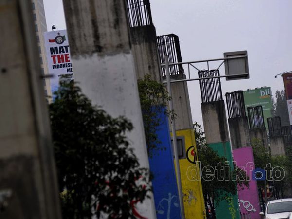 Tiang Monorel Terbengkalai