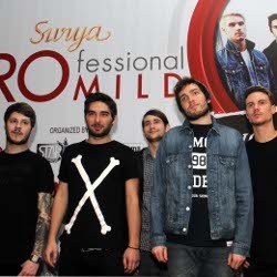 You Me at Six Nikmati Panas Jakarta