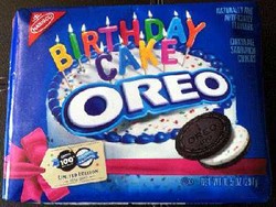 Birthday Cake Oreos Khusus 100 Tahun Oreo