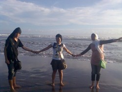 PARANGTRITIS BEACH