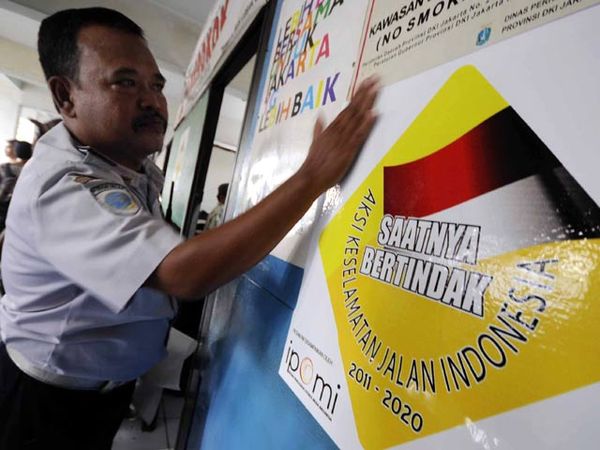 Pengusaha Otobus Gelar Aksi Keselamatan di Jalan