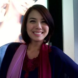 Tya Ariestya dari Presenter Rambah Dunia Tarik Suara