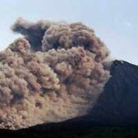 Gunung Semeru Masih Batuk