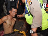 Jambret Babak Belur di Depan Pejaten Village