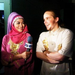 Suami Cinta Penelope Selamat dari Badai Salju