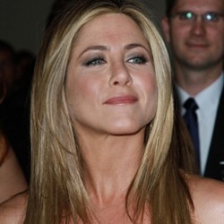 Jennifer Aniston Tak Punya Rencana Menikah dengan Justin Theroux