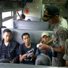 KA Kertajaya Diubek-ubek, Petugas Nihil Tangkap Penumpang Gelap