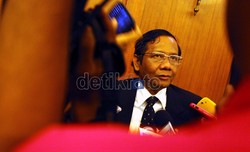 Ketua MK: Anak di Luar Nikah Ditanggung Ayah Biologis Untuk Cegah Zina