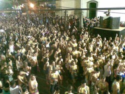 Larut dalam Sukacita Karnaval Terheboh di Dunia