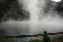 KE TAMAN WISATA ALAM KAWAH KAMOJANG GARUT, JAWA BARAT