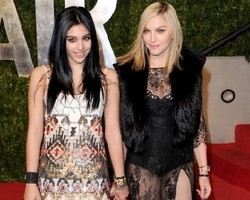 Madonna Gelar Konser, Anaknya Siap Jadi Penari Latar