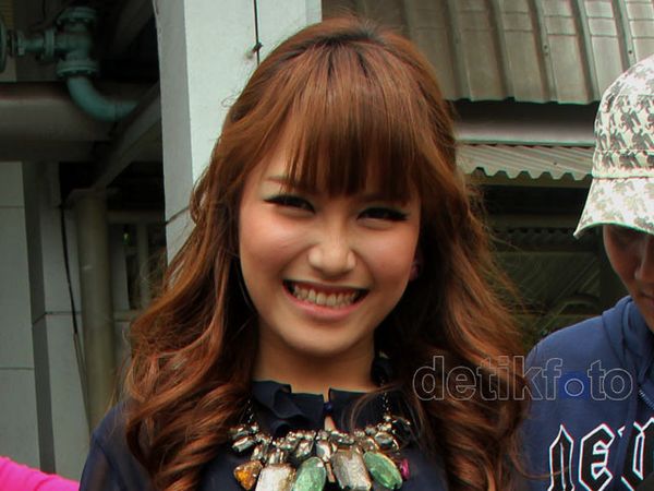 Si Curly Ayu Ting Ting
