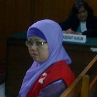 Siap Diperiksa di KPK, Santi Mengaku Sebagai Saksi Kunci Anas