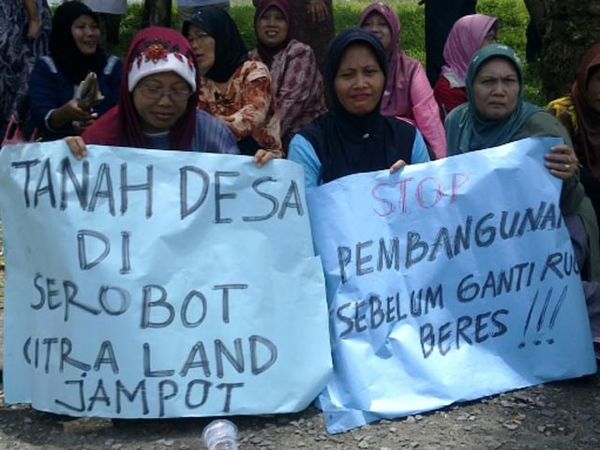 Warga Demo Citraland