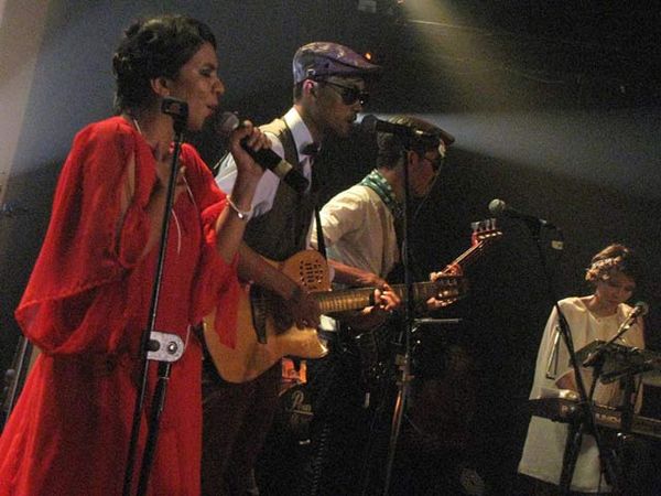 Konser Mini Hollywood Nobody