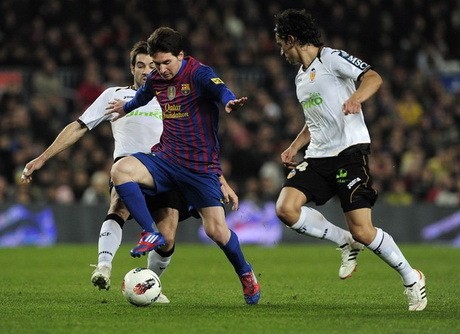 Emery Akui Barca Superior