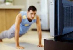 Ini Dia Gaya Nonton TV yang Nggak Bikin Gemuk