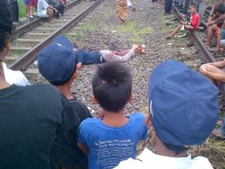Mayat Pria di Rel Kereta Cibinong Calo HP Bekas