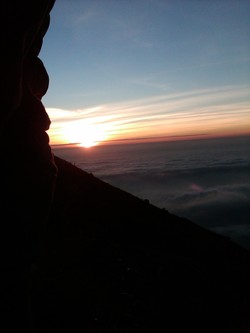 Merbabu yang selalu tidur mendampingi merapi