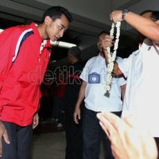 Foto-Foto Tim Thomas & Uber Tiba di Tanah Air