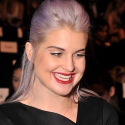 Duh, Kelly Osbourne Malas Sikat Gigi