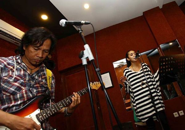 Nuri Maulida Kolaborasi Bareng Stinky