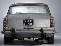 Bangkai Ferrari 4 Penumpang Siap Dilelang