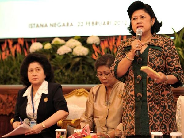 Ibu Ani Buka Seminar Kanker