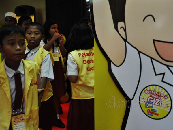 Berebut Menjadi Dokter Mahir Gizi Kecil