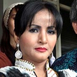 Ada Pihak Lain di Balik Penolakan Keluarga Moerdiono Terhadap Machica?