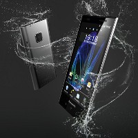 Eluga, Ponsel Stylish Tahan Air Panasonic 