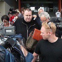 Bebas Sementara, Pendiri Megaupload Urus Istri Hamil