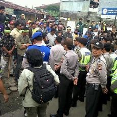 Eksekusi Pasar di Antapani Berakhir Bentrok