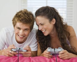 Tips Menghadapi Kekasih yang Gila Main Game