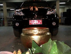 Siap Uji Emisi, Esemka Gelar Doa Bersama