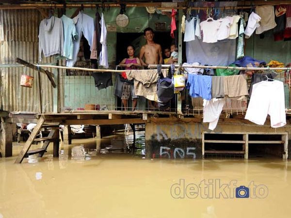 Banjir Kiriman Rendam Kawasan Cawang