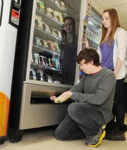  Mesin Makanan Otomatis, Menjual Telur Hingga Burger