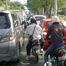 Uji Coba TL Satelit Indah Bikin Antre Panjang 