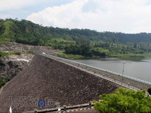 Satu Jam di Waduk Cirata Purwakarta