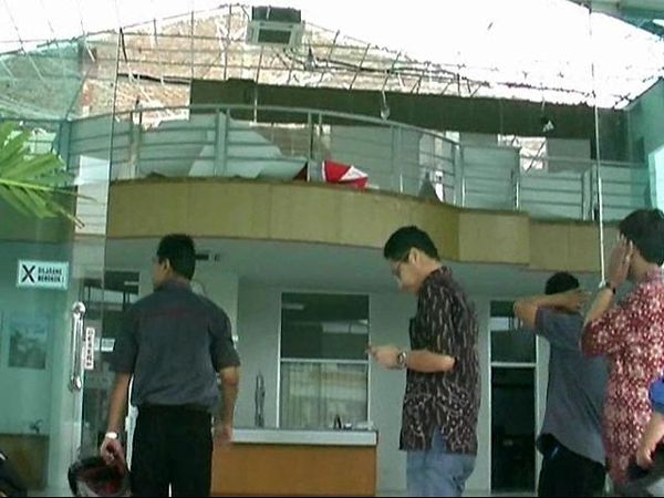 Hujan Es dan Puting Beliung Terjang Jember